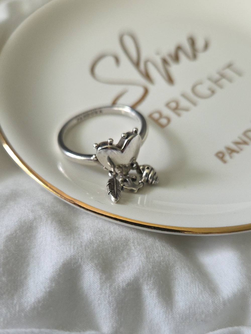 Pandora Spiritual Symbols Ring with Heart, Feather, Anchor and Shell Size 8.5/58